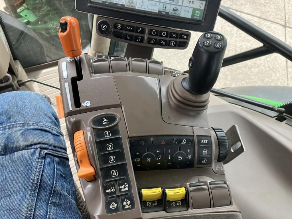 John Deere 6215R - Traktor: slika 5 John Deere 6215R - Traktor: slika 5