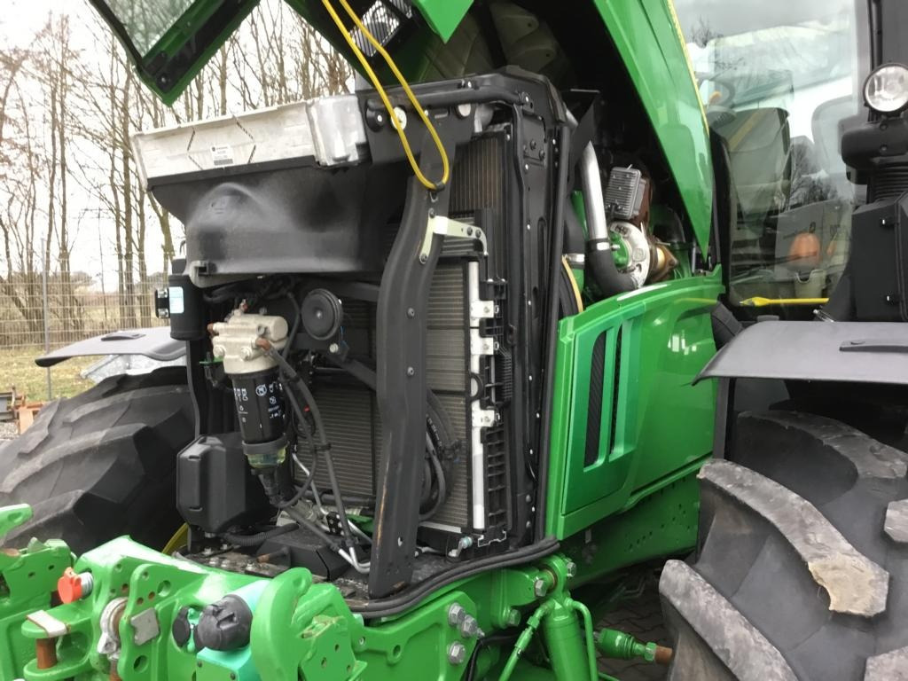 John Deere 6250R - Traktor: slika 4 John Deere 6250R - Traktor: slika 4
