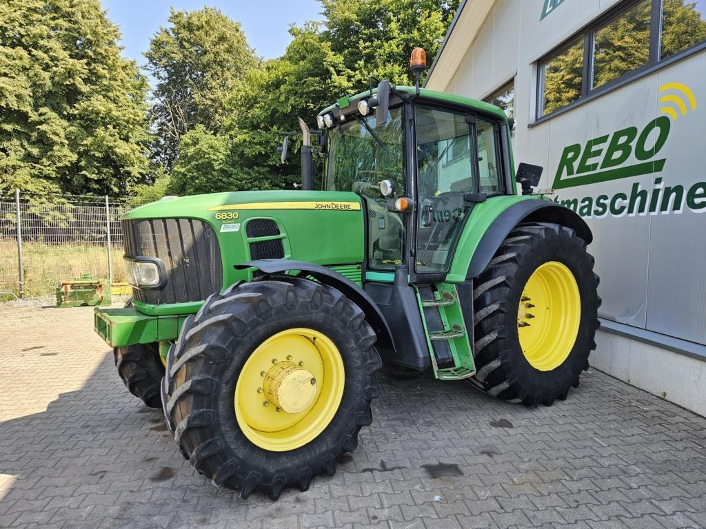 John Deere 6830 Premium - Traktor: slika 1 John Deere 6830 Premium - Traktor: slika 1