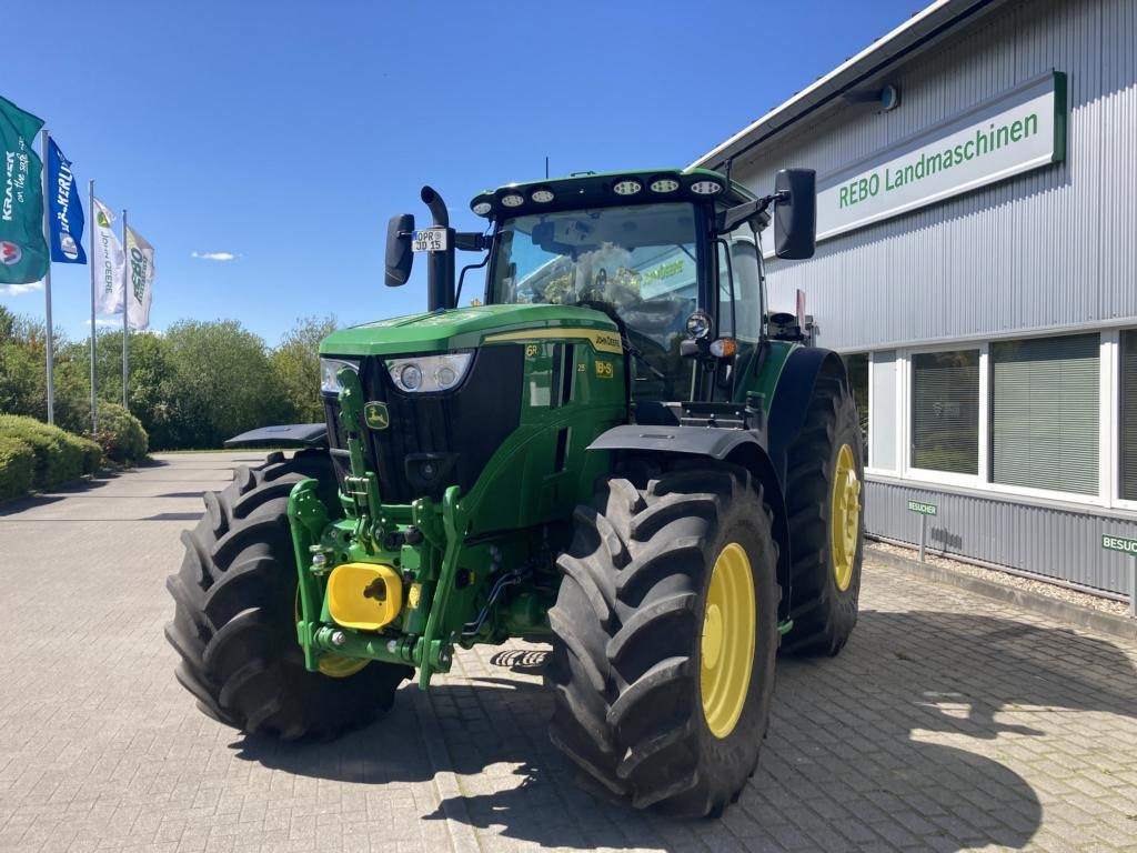 John Deere 6R215 - Traktor: slika 1 John Deere 6R215 - Traktor: slika 1