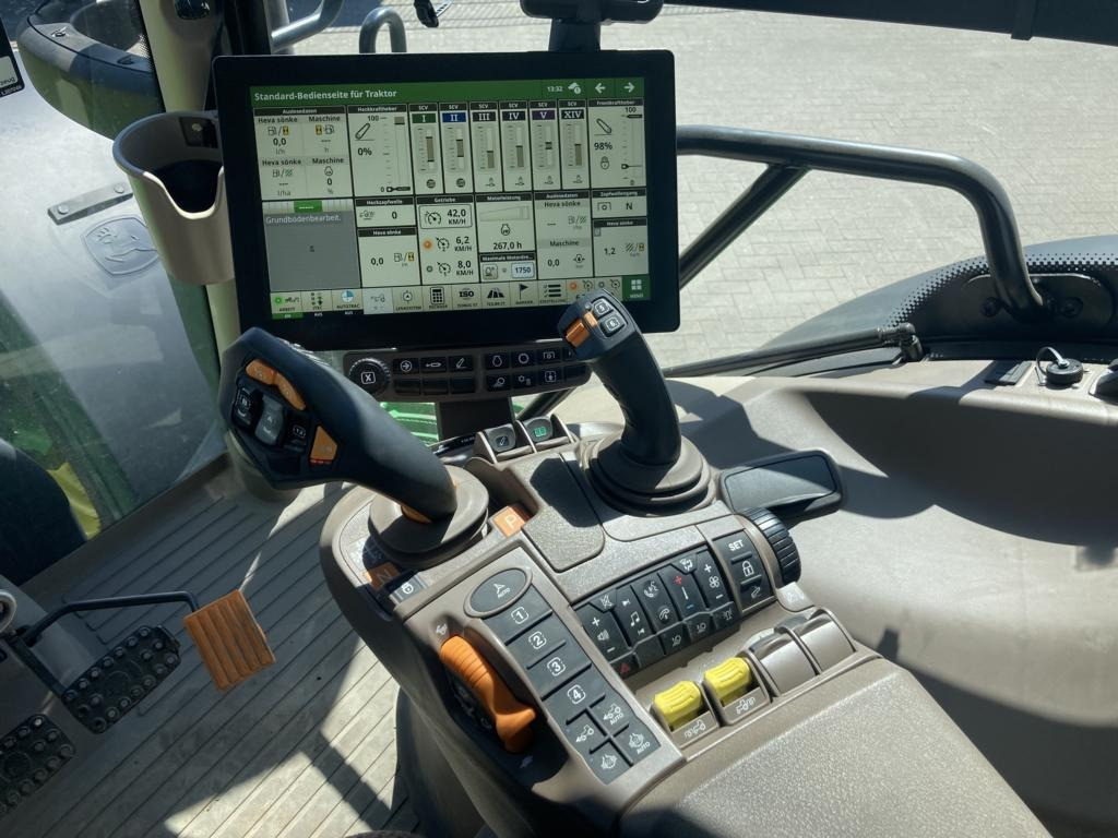 John Deere 6R215 - Traktor: slika 4 John Deere 6R215 - Traktor: slika 4