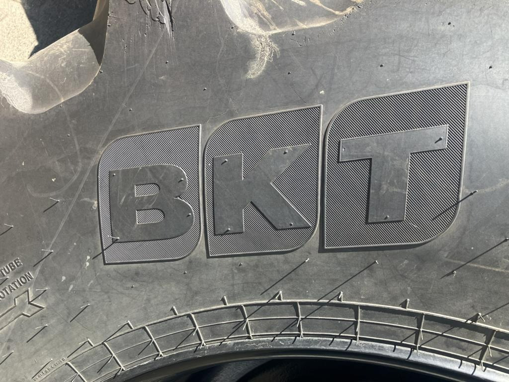 John Deere 6R250 - Traktor: slika 3 John Deere 6R250 - Traktor: slika 3