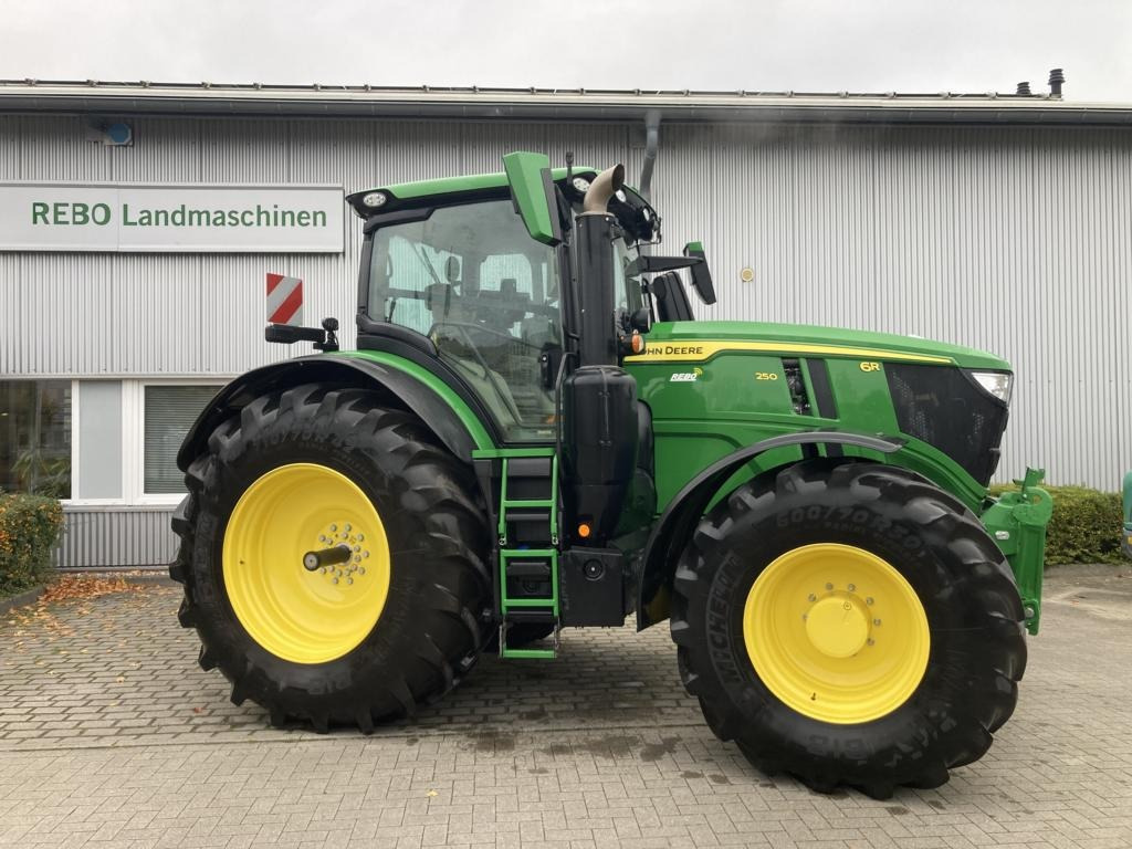 John Deere 6R250 - Traktor: slika 3 John Deere 6R250 - Traktor: slika 3
