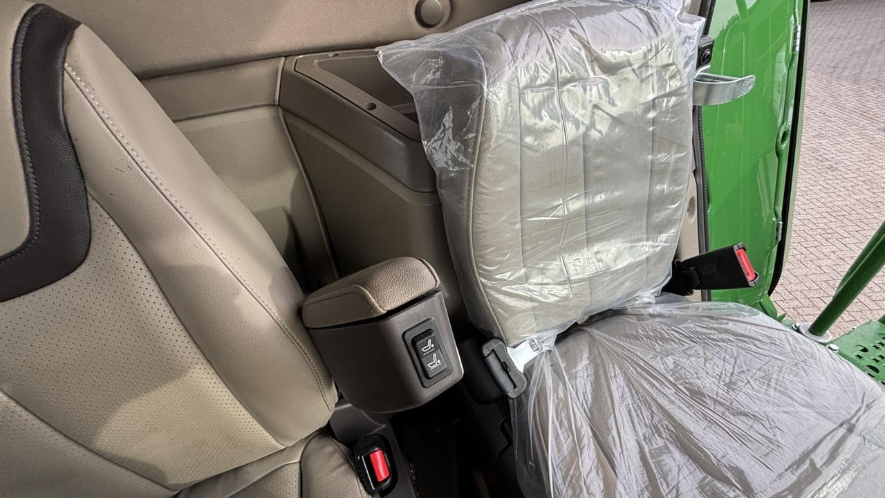 John Deere MÄHDRESCHER T5700 MY25 - Kombinovani kombajn: slika 2 John Deere MÄHDRESCHER T5700 MY25 - Kombinovani kombajn: slika 2