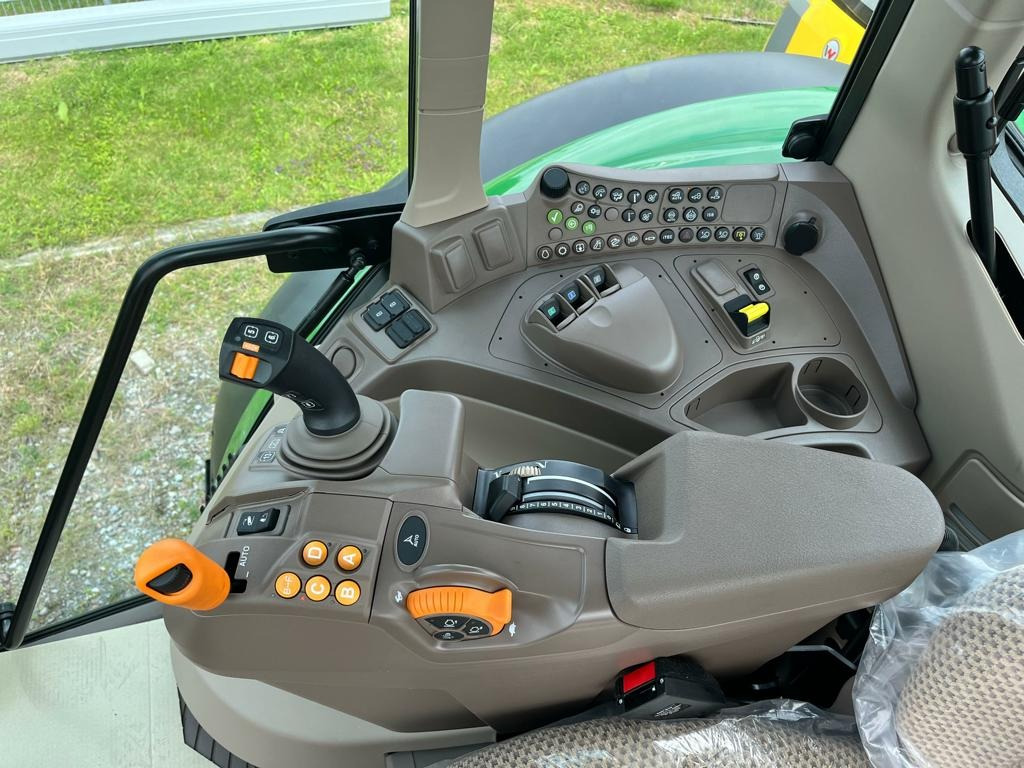 John Deere TRAKTOR 6120M MIT KABINE - Traktor: slika 3 John Deere TRAKTOR 6120M MIT KABINE - Traktor: slika 3
