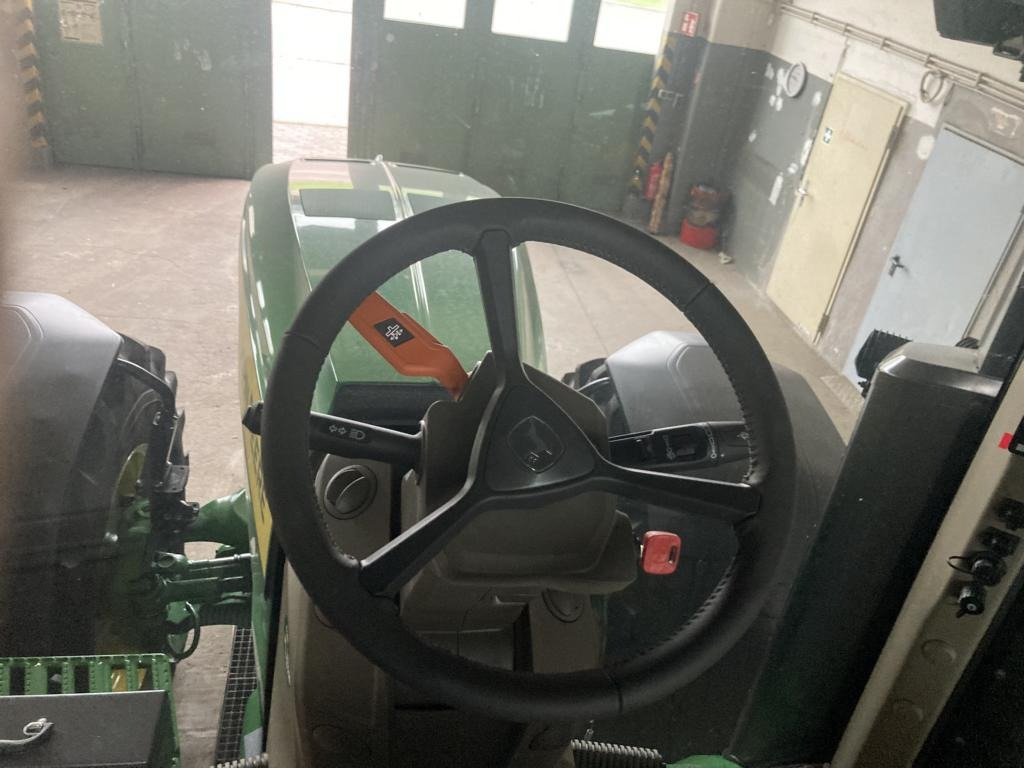 John Deere TRAKTOR 8R370 - Traktor: slika 3 John Deere TRAKTOR 8R370 - Traktor: slika 3