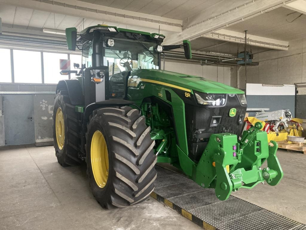 John Deere TRAKTOR 8R370 - Traktor: slika 1 John Deere TRAKTOR 8R370 - Traktor: slika 1