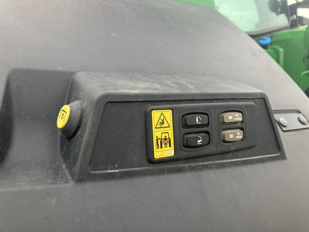 Traktor novi John Deere TRAKTOR 8R410: slika 23 Traktor novi John Deere TRAKTOR 8R410: slika 23