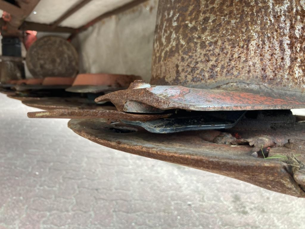 Kosačica Kuhn GMD 883: slika 13