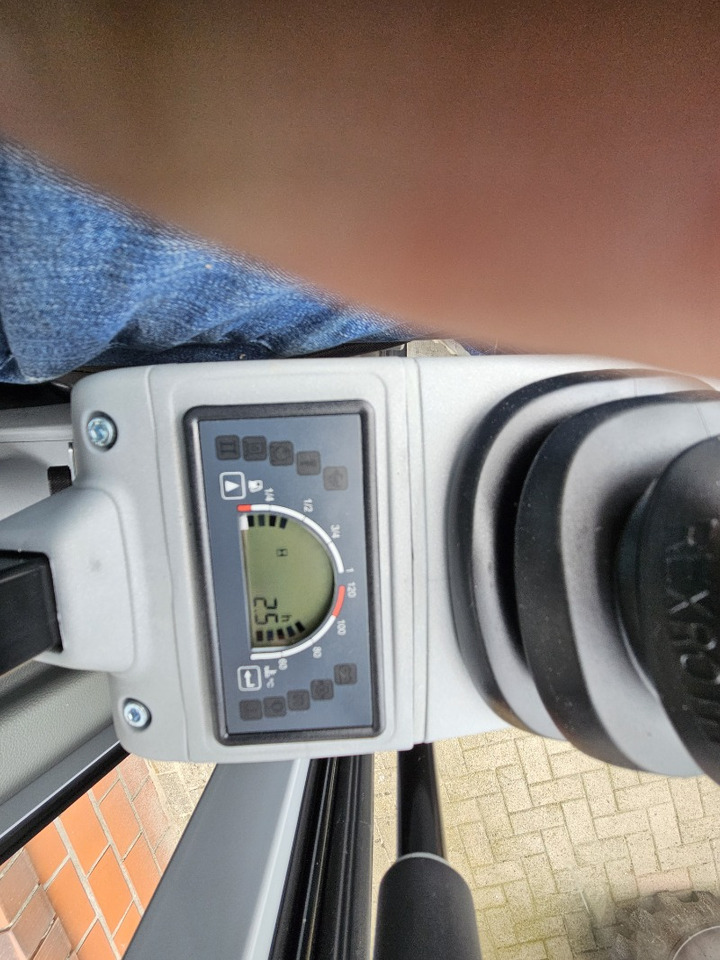 Wacker ET 18 - Mini bager: slika 2 Wacker ET 18 - Mini bager: slika 2