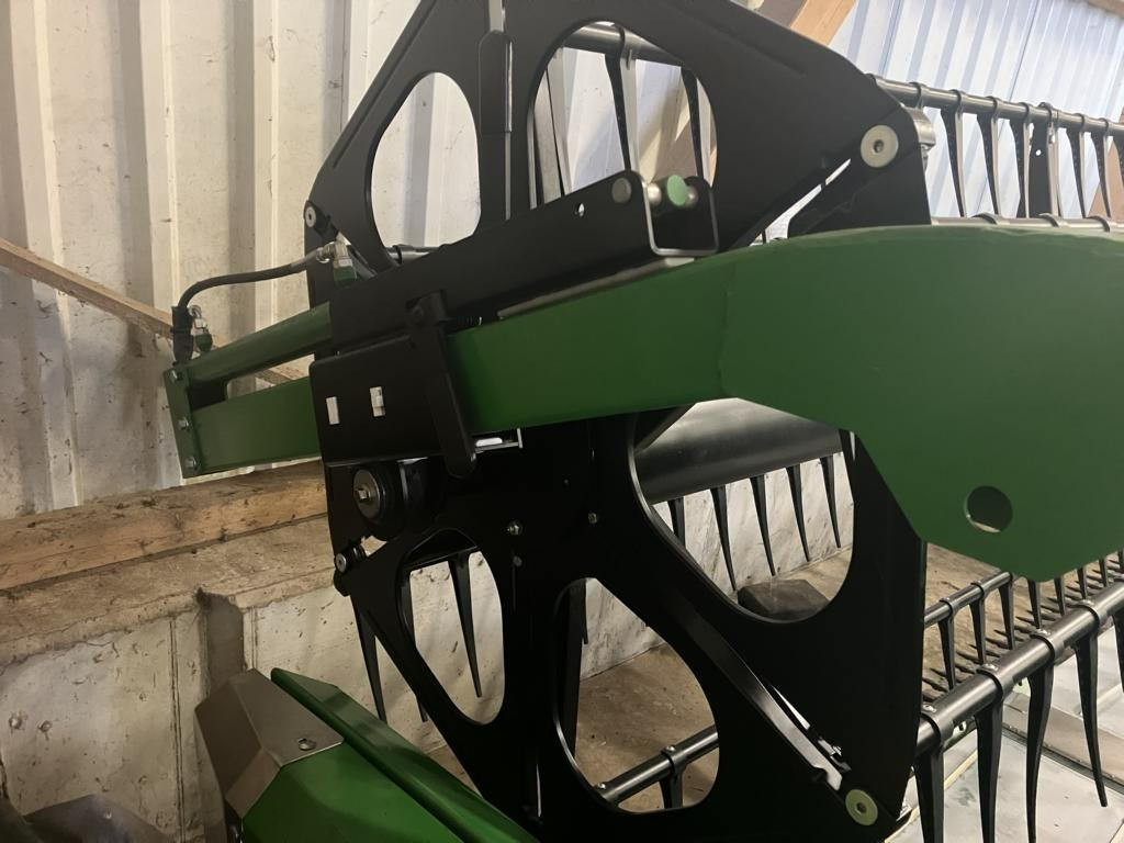 Zürn PREMIUM FLOW 725 PF - Prednji deo kombajna: slika 4 Zürn PREMIUM FLOW 725 PF - Prednji deo kombajna: slika 4