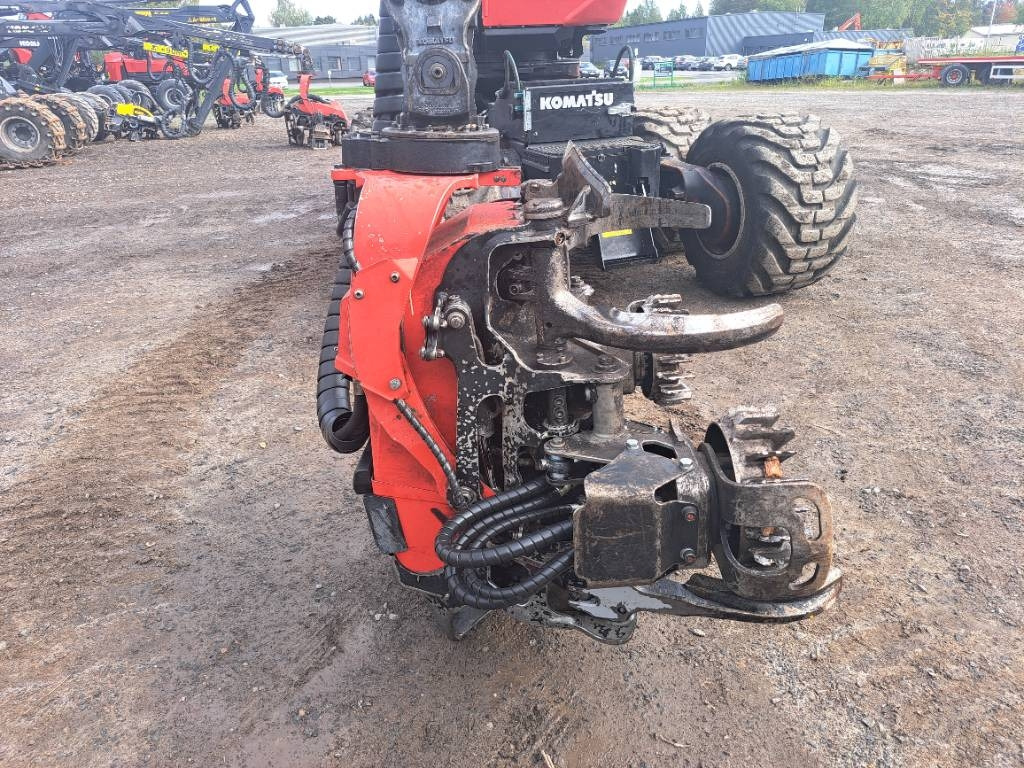 Kombajn za šumarstvo Komatsu 901 XC: slika 10
