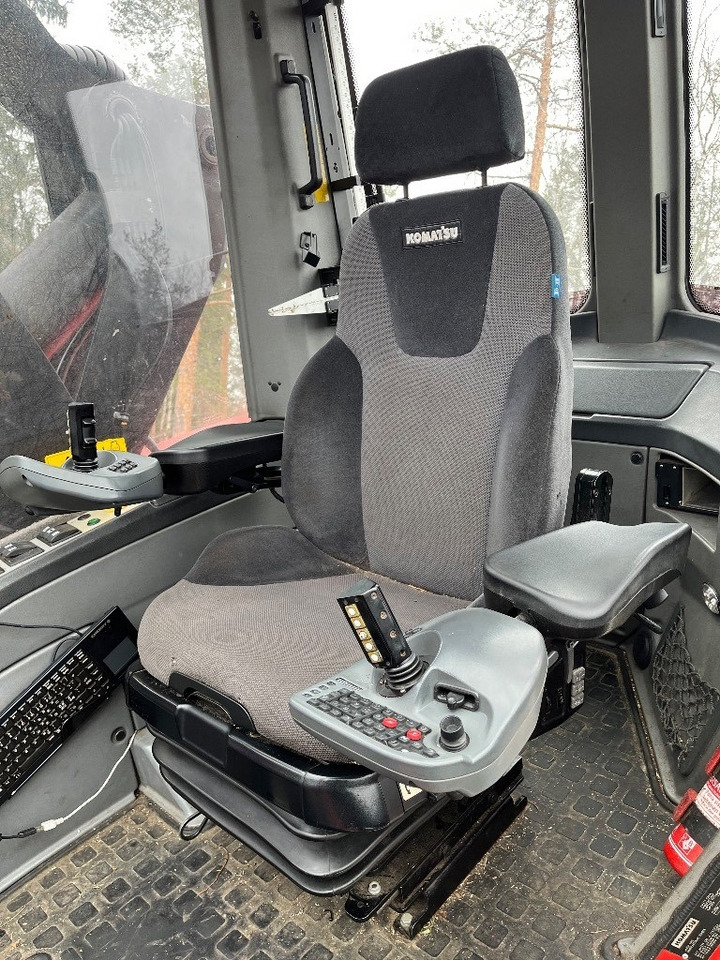 Komatsu 911 - Kombajn za šumarstvo: slika 5 Komatsu 911 - Kombajn za šumarstvo: slika 5