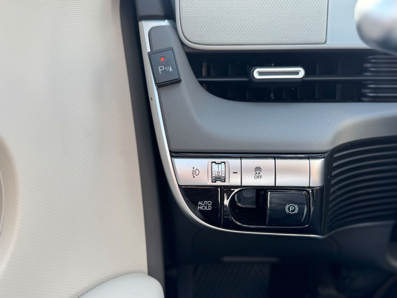 Limuzina Hyundai IONIQ 5   Elektro 4WD  9.000 KM!!!: slika 17