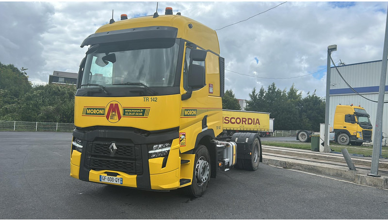 Renault T - Tegljač: slika 1 Renault T - Tegljač: slika 1