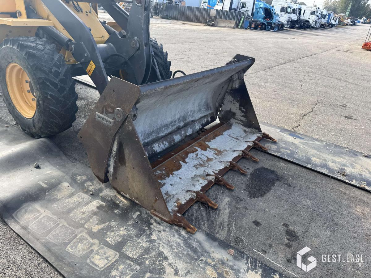 Volvo L30G - Utovarivač točkaš: slika 5 Volvo L30G - Utovarivač točkaš: slika 5