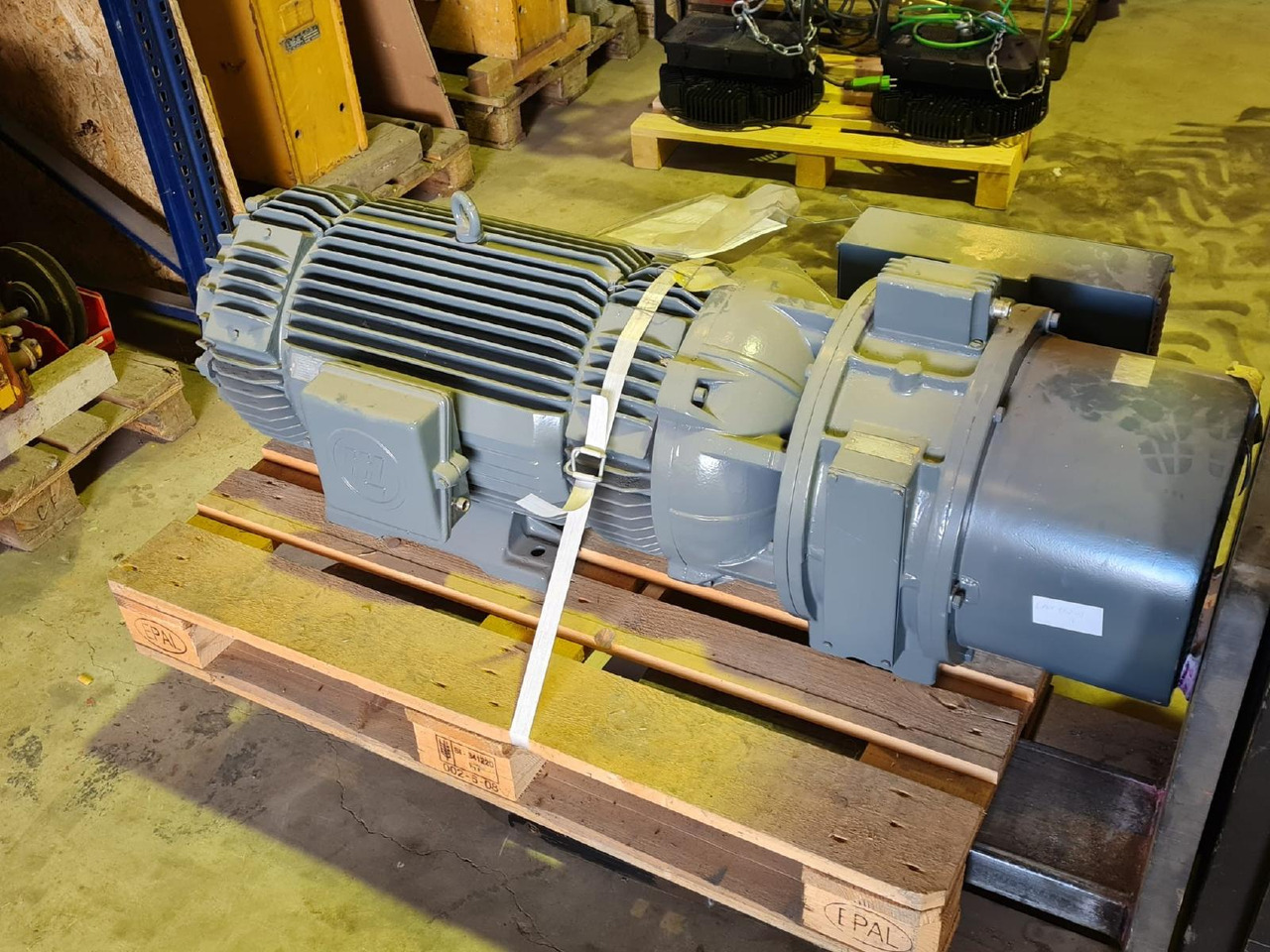 Liebherr 71 EC Hubwerksmotor neu gewickelt - Rezervni deo za Toranjski kran: slika 1 Liebherr 71 EC Hubwerksmotor neu gewickelt - Rezervni deo za Toranjski kran: slika 1
