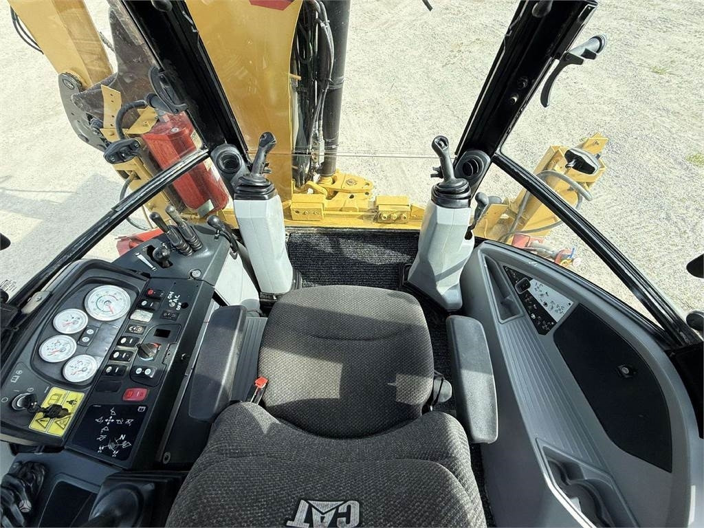 Bager utovarivač CAT 434 E: slika 13