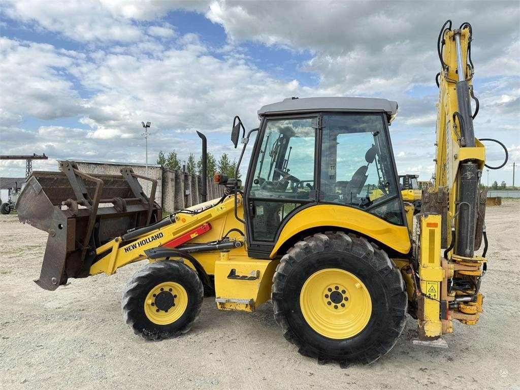 New Holland LB 110 B-4PT - Bager utovarivač: slika 4 New Holland LB 110 B-4PT - Bager utovarivač: slika 4