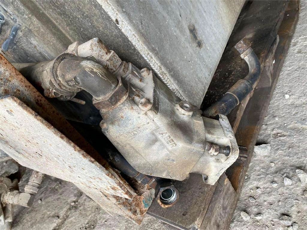 Scania R HIDRAULIKOS KOMPLEKTAS mecha - Kamion sa golom šasijom i zatvorenom kabinom: slika 4 Scania R HIDRAULIKOS KOMPLEKTAS mecha - Kamion sa golom šasijom i zatvorenom kabinom: slika 4