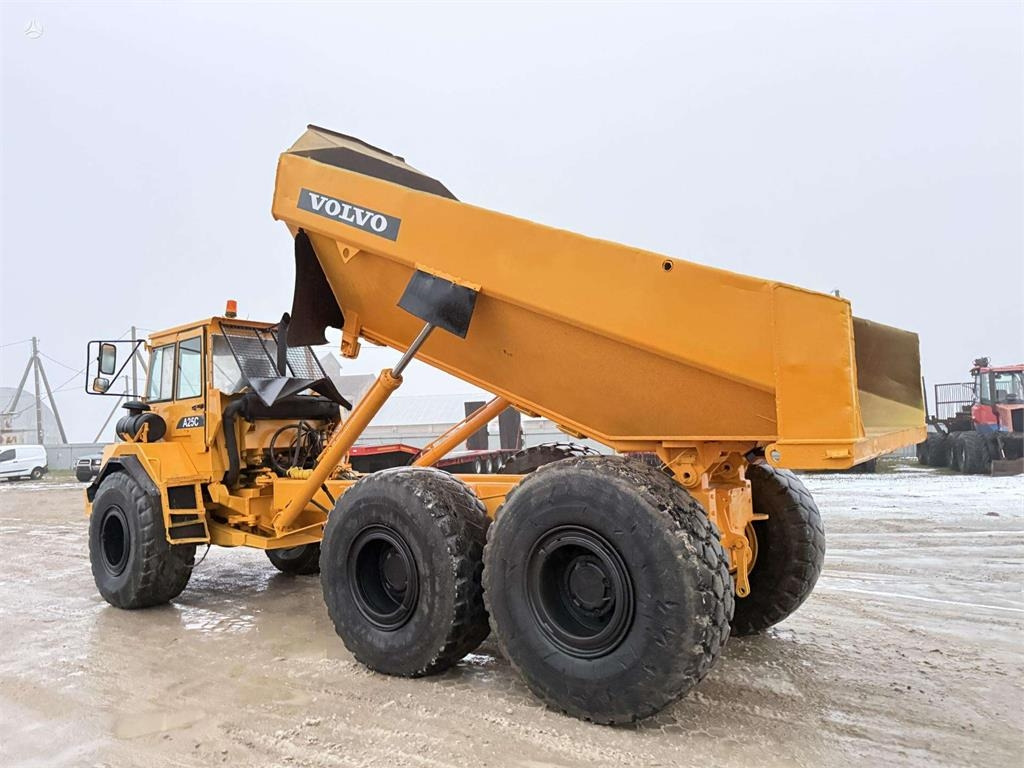 Volvo A25C - Zglobni kiper: slika 4 Volvo A25C - Zglobni kiper: slika 4