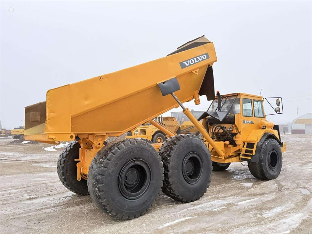 Volvo A25C - Zglobni kiper: slika 3 Volvo A25C - Zglobni kiper: slika 3