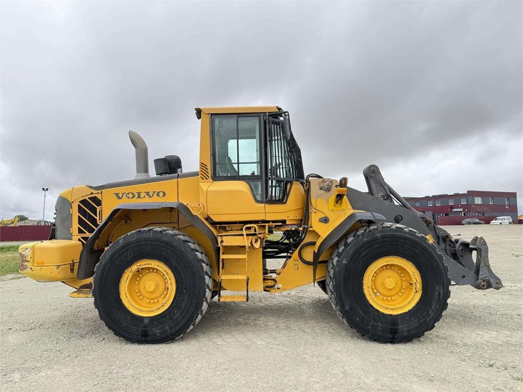 Volvo L 120 F , 4rd line , coupler - Utovarivač točkaš: slika 5 Volvo L 120 F , 4rd line , coupler - Utovarivač točkaš: slika 5