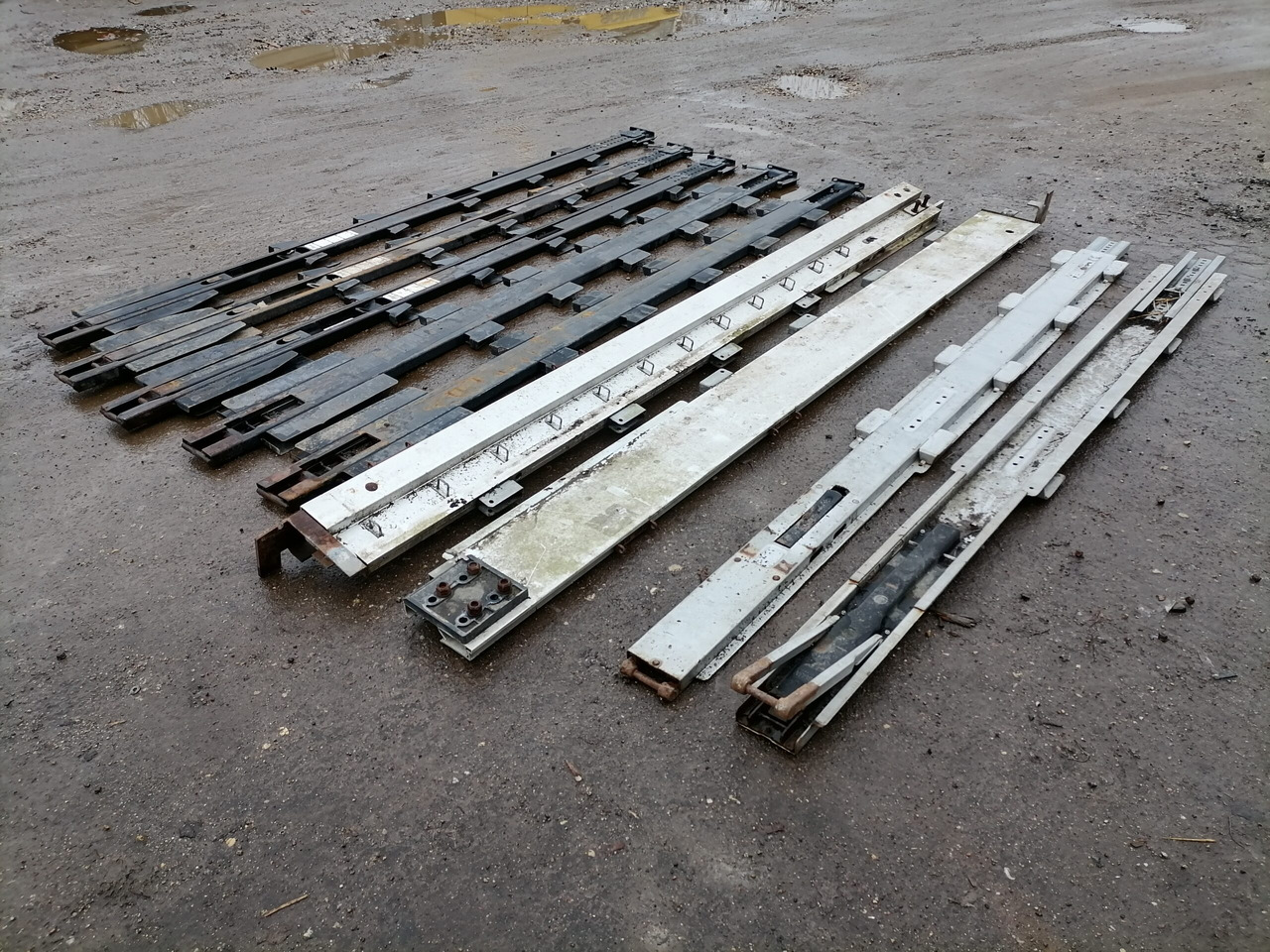 KRONE Haagise tugipostid 515068374 - Univerzalni deo za Kamion: slika 4 KRONE Haagise tugipostid 515068374 - Univerzalni deo za Kamion: slika 4