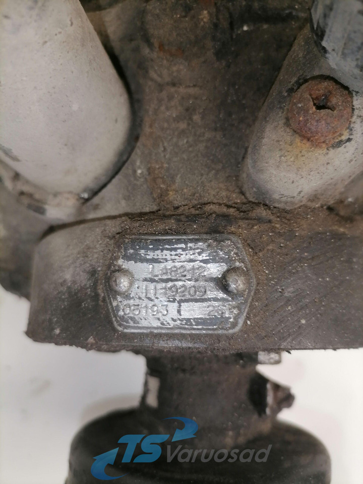 MAN Air dryer LA8212 - Kočioni ventil za Kamion: slika 4 MAN Air dryer LA8212 - Kočioni ventil za Kamion: slika 4