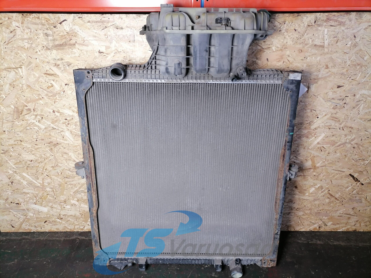 MAN Cooling radiator 81061016477 - Radijator za Kamion: slika 1 MAN Cooling radiator 81061016477 - Radijator za Kamion: slika 1