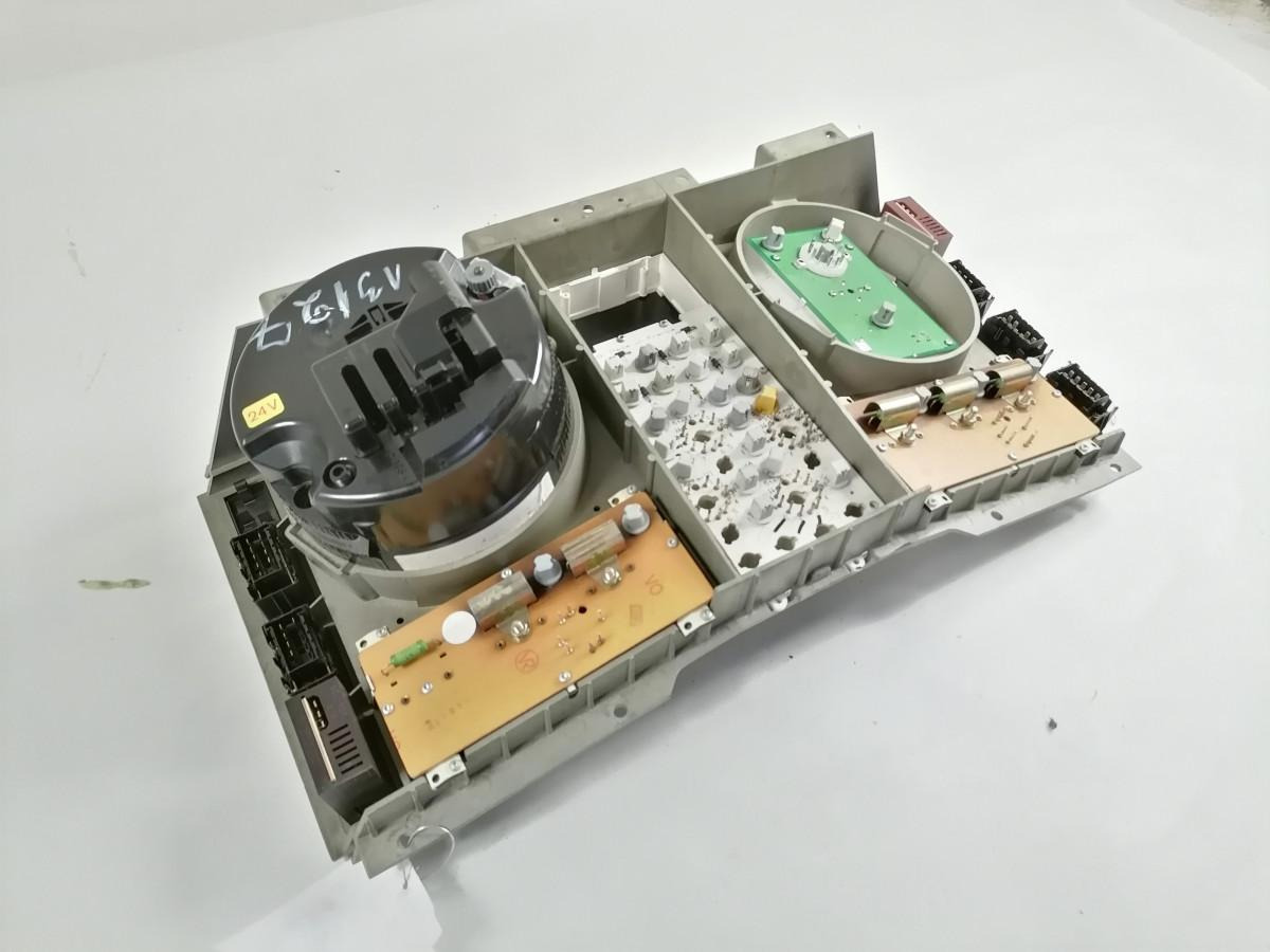 MAN Dashboard 81272026080 - Komandna tabla za Kamion: slika 3 MAN Dashboard 81272026080 - Komandna tabla za Kamion: slika 3