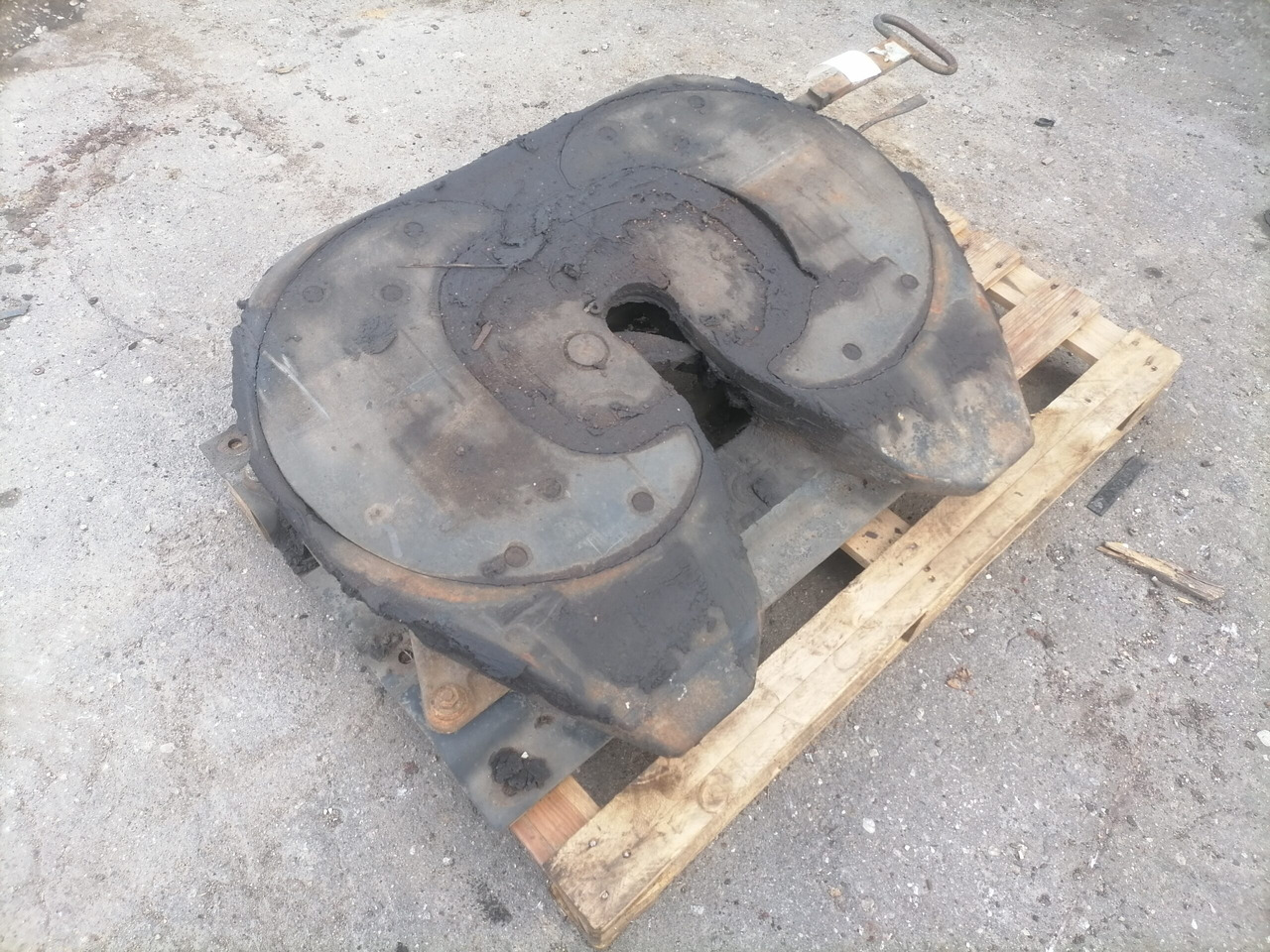 MAN Fifht wheel 662131013 - Spojnica na petom točku za Kamion: slika 2 MAN Fifht wheel 662131013 - Spojnica na petom točku za Kamion: slika 2