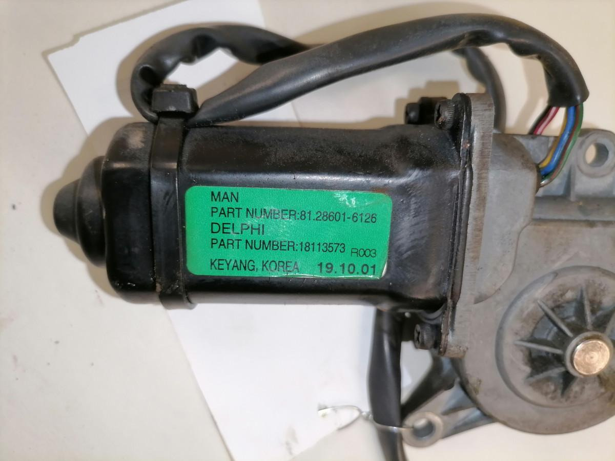 MAN Glass lift 81286016126 - Staklo i delovi za Kamion: slika 4 MAN Glass lift 81286016126 - Staklo i delovi za Kamion: slika 4