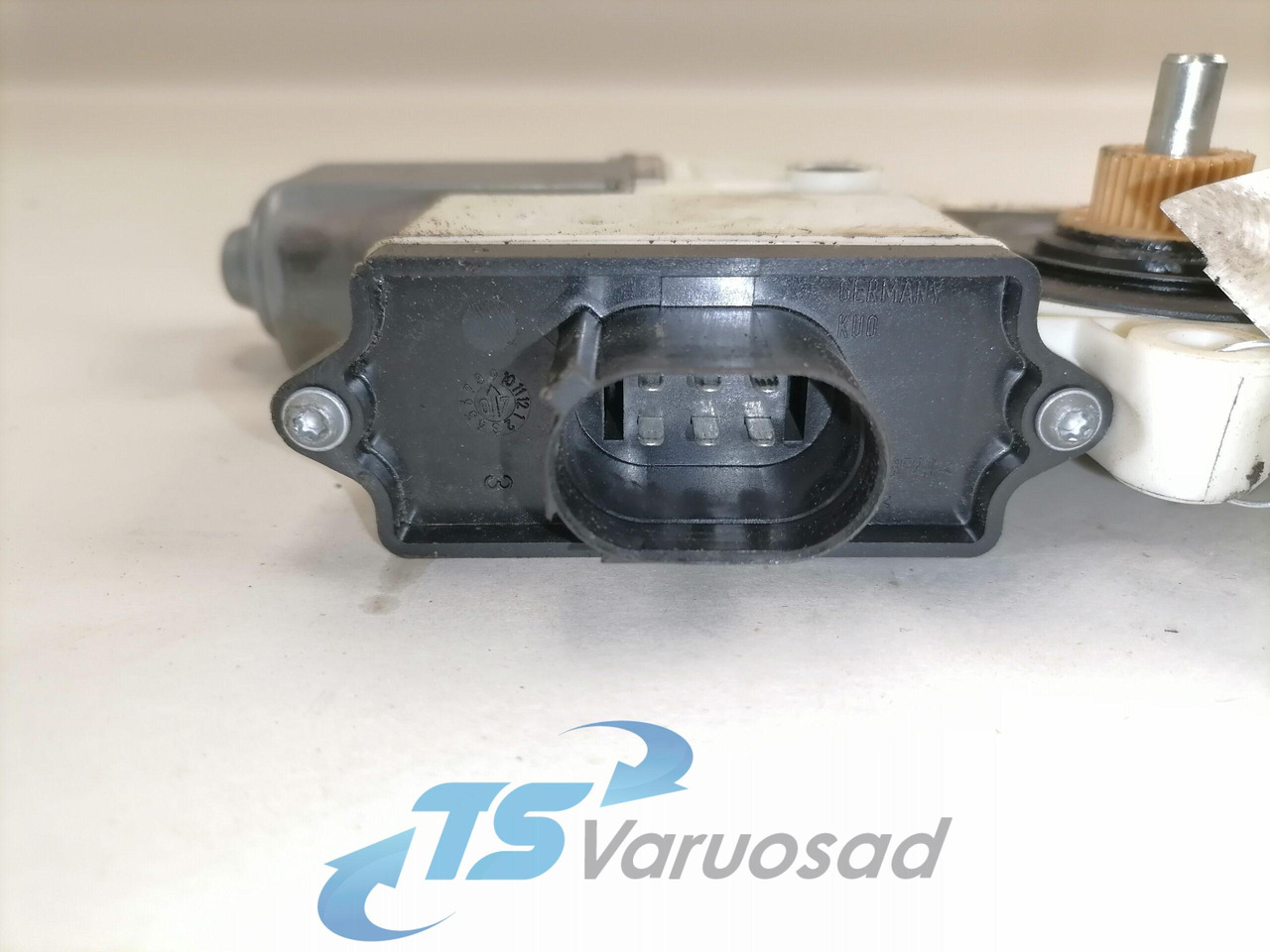 MAN Glass lift 81286016137 - Staklo i delovi za Kamion: slika 4 MAN Glass lift 81286016137 - Staklo i delovi za Kamion: slika 4