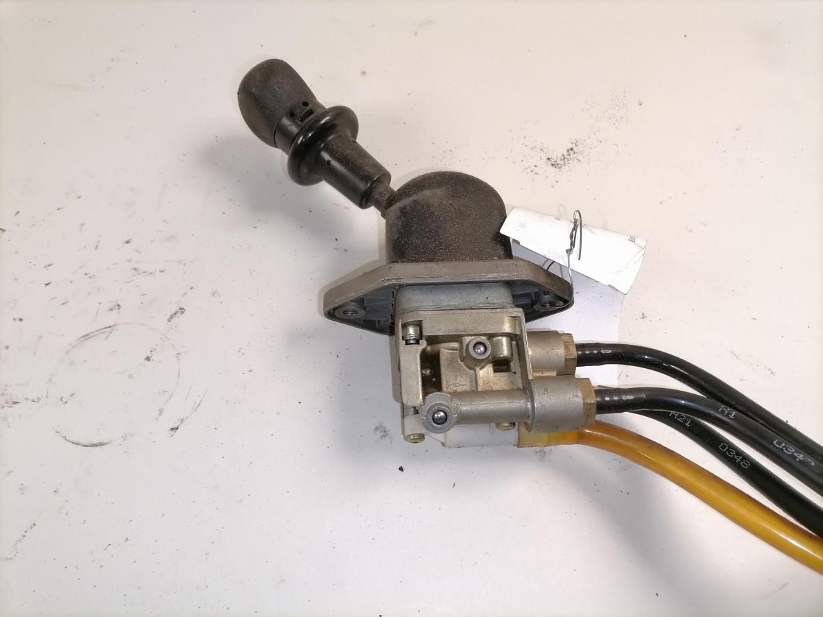 MAN Handbrake control lever 81523156156 - Univerzalni deo za Kamion: slika 3 MAN Handbrake control lever 81523156156 - Univerzalni deo za Kamion: slika 3