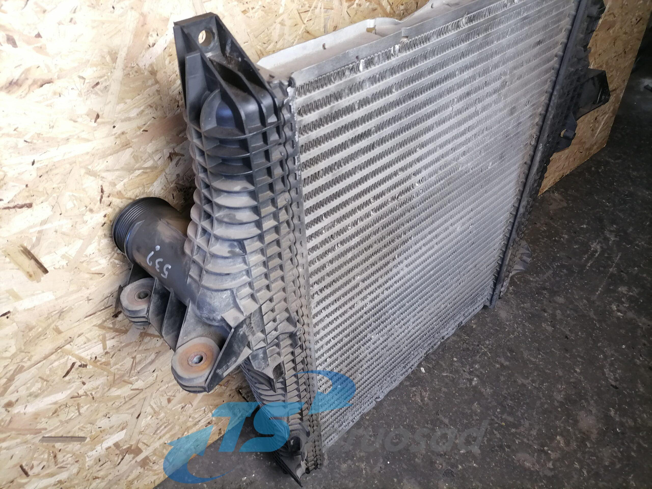MAN Intercooler radiator 81061006556 - Hladnjak za Kamion: slika 4 MAN Intercooler radiator 81061006556 - Hladnjak za Kamion: slika 4