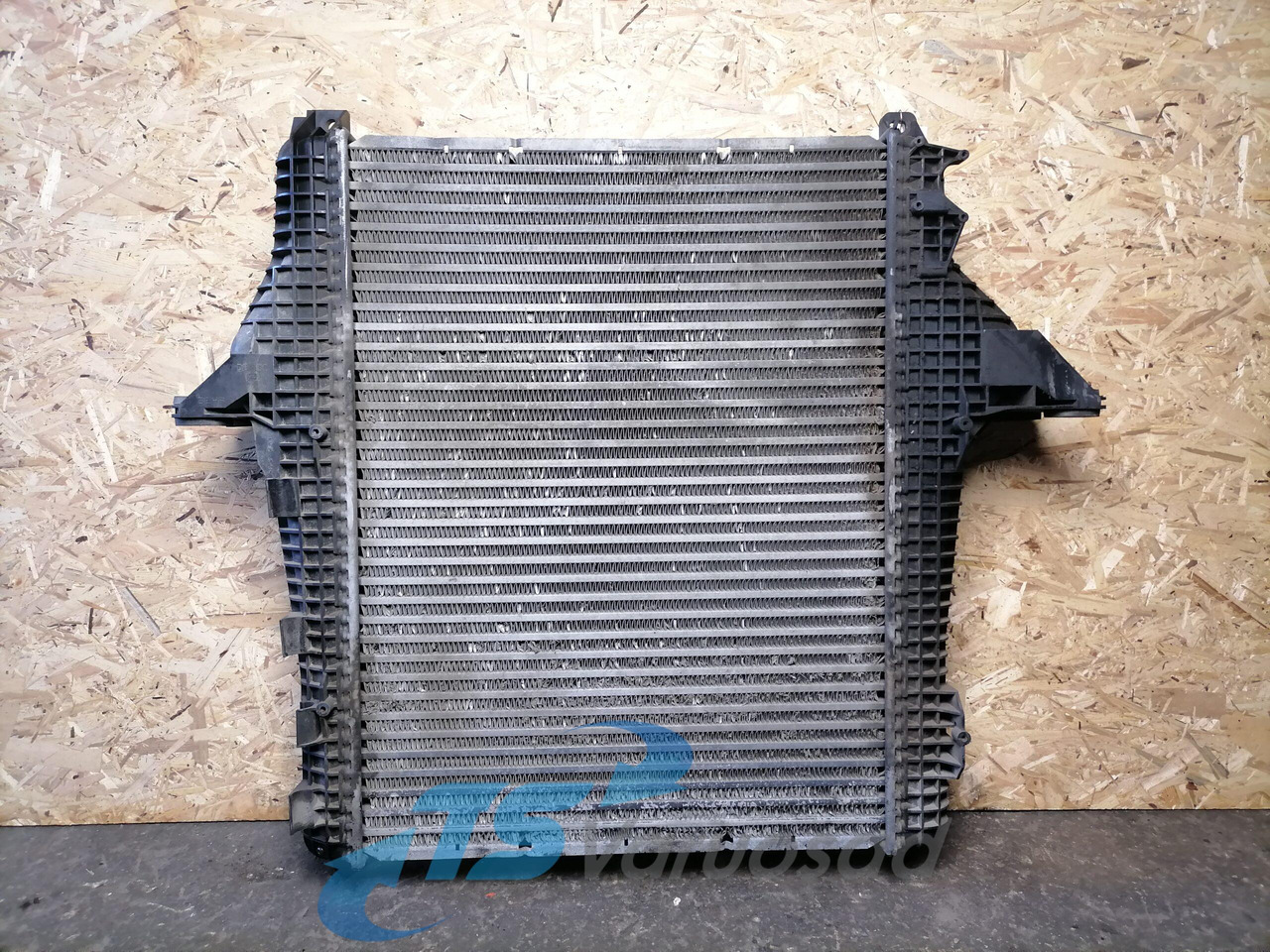 MAN Intercooler radiator 81061006556 - Hladnjak za Kamion: slika 2 MAN Intercooler radiator 81061006556 - Hladnjak za Kamion: slika 2
