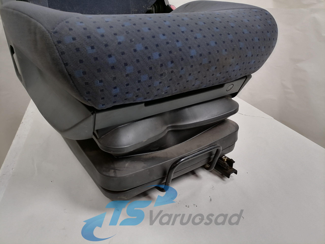 MAN Passenger seat 81623076150 - Sedište za Kamion: slika 5 MAN Passenger seat 81623076150 - Sedište za Kamion: slika 5