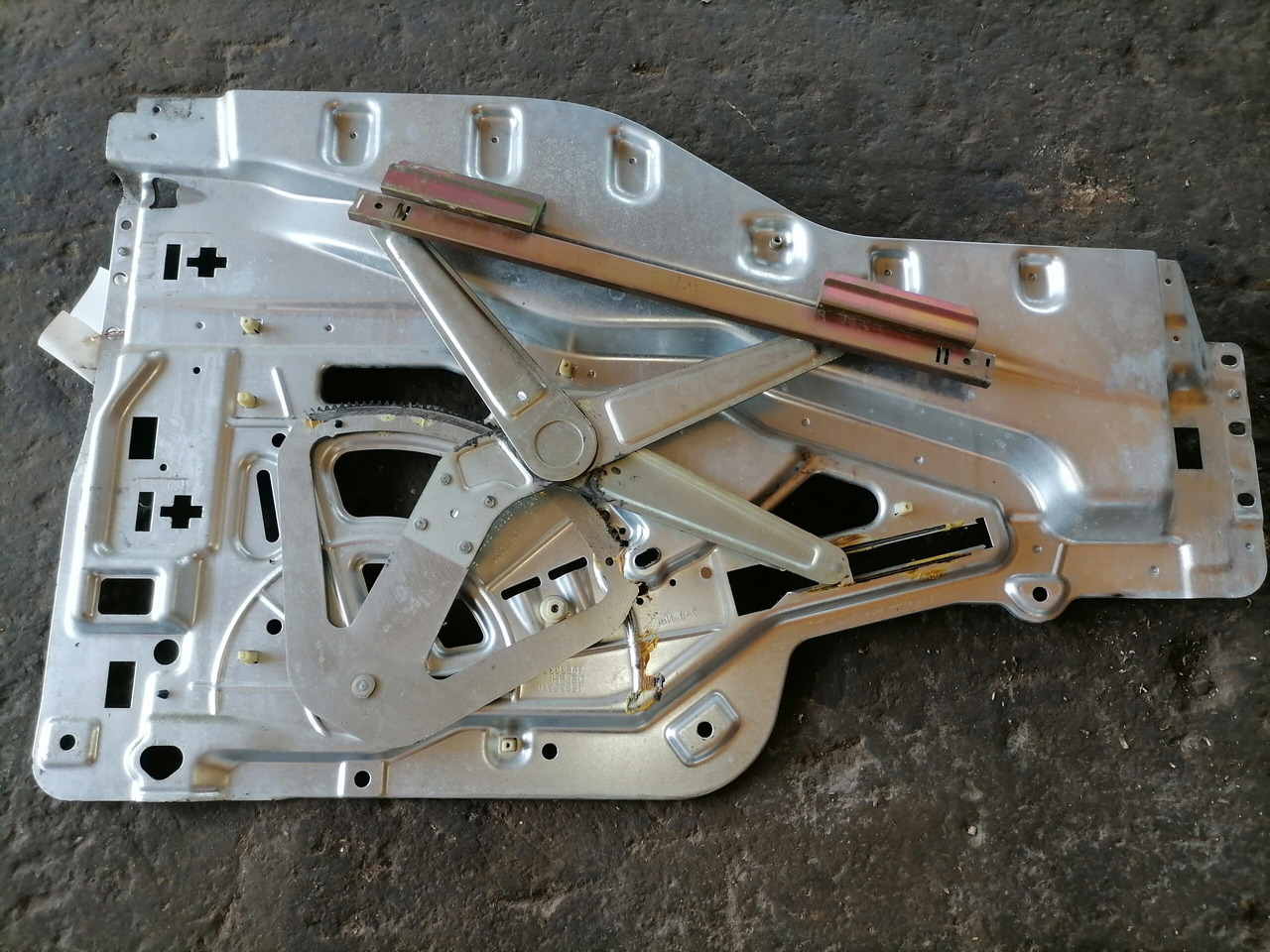 MAN Side window lifting mechanism 81626456034 - Staklo i delovi za Kamion: slika 2 MAN Side window lifting mechanism 81626456034 - Staklo i delovi za Kamion: slika 2