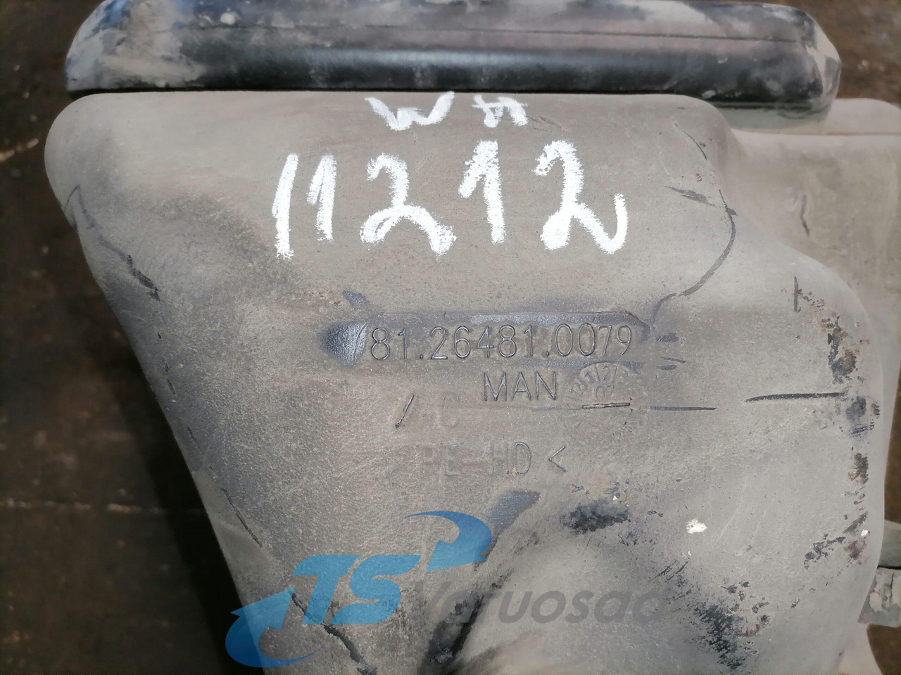 MAN Windscreen washer fluid tank 81264810079 - Brisač za Kamion: slika 2 MAN Windscreen washer fluid tank 81264810079 - Brisač za Kamion: slika 2