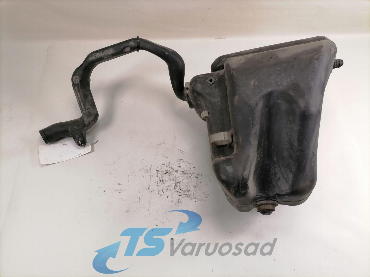 MAN Windscreen washer fluid tank 81264810079 - Brisač za Kamion: slika 2 MAN Windscreen washer fluid tank 81264810079 - Brisač za Kamion: slika 2