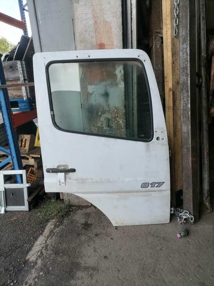 MB MB uks, parem A9737201805 - Vrata i delovi za Kamion: slika 1 MB MB uks, parem A9737201805 - Vrata i delovi za Kamion: slika 1