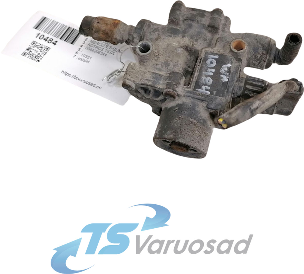 Mercedes-Benz ABS brake valve 0044296544 - Kočioni ventil za Kamion: slika 1 Mercedes-Benz ABS brake valve 0044296544 - Kočioni ventil za Kamion: slika 1