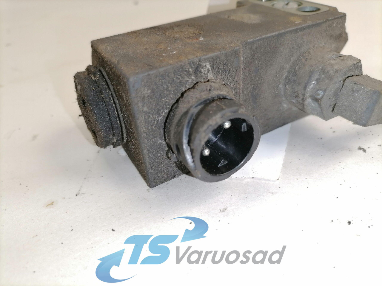 Mercedes-Benz Solenoid valve A0049978536 - Kočioni ventil za Kamion: slika 3 Mercedes-Benz Solenoid valve A0049978536 - Kočioni ventil za Kamion: slika 3