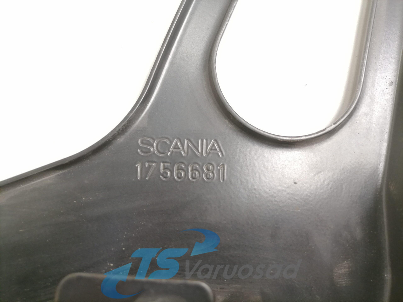 Scania Air deflector bracket 1756681 - Aerodinamika/ Spojler za Kamion: slika 5 Scania Air deflector bracket 1756681 - Aerodinamika/ Spojler za Kamion: slika 5