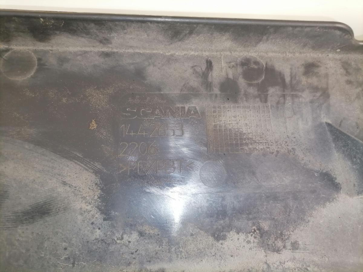 Scania Astmelaua plastik kate, ülemine vasak 1442653 - Prag za Kamion: slika 4 Scania Astmelaua plastik kate, ülemine vasak 1442653 - Prag za Kamion: slika 4