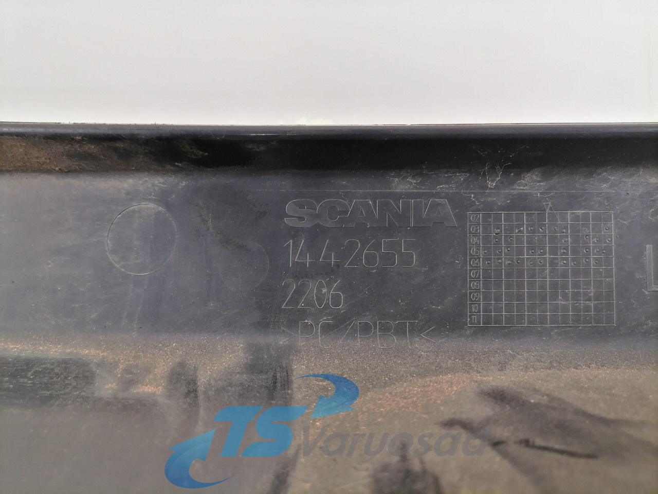 Scania Astmelaua plastik kate, ülemine vasak 1442655 - Prag za Kamion: slika 3 Scania Astmelaua plastik kate, ülemine vasak 1442655 - Prag za Kamion: slika 3