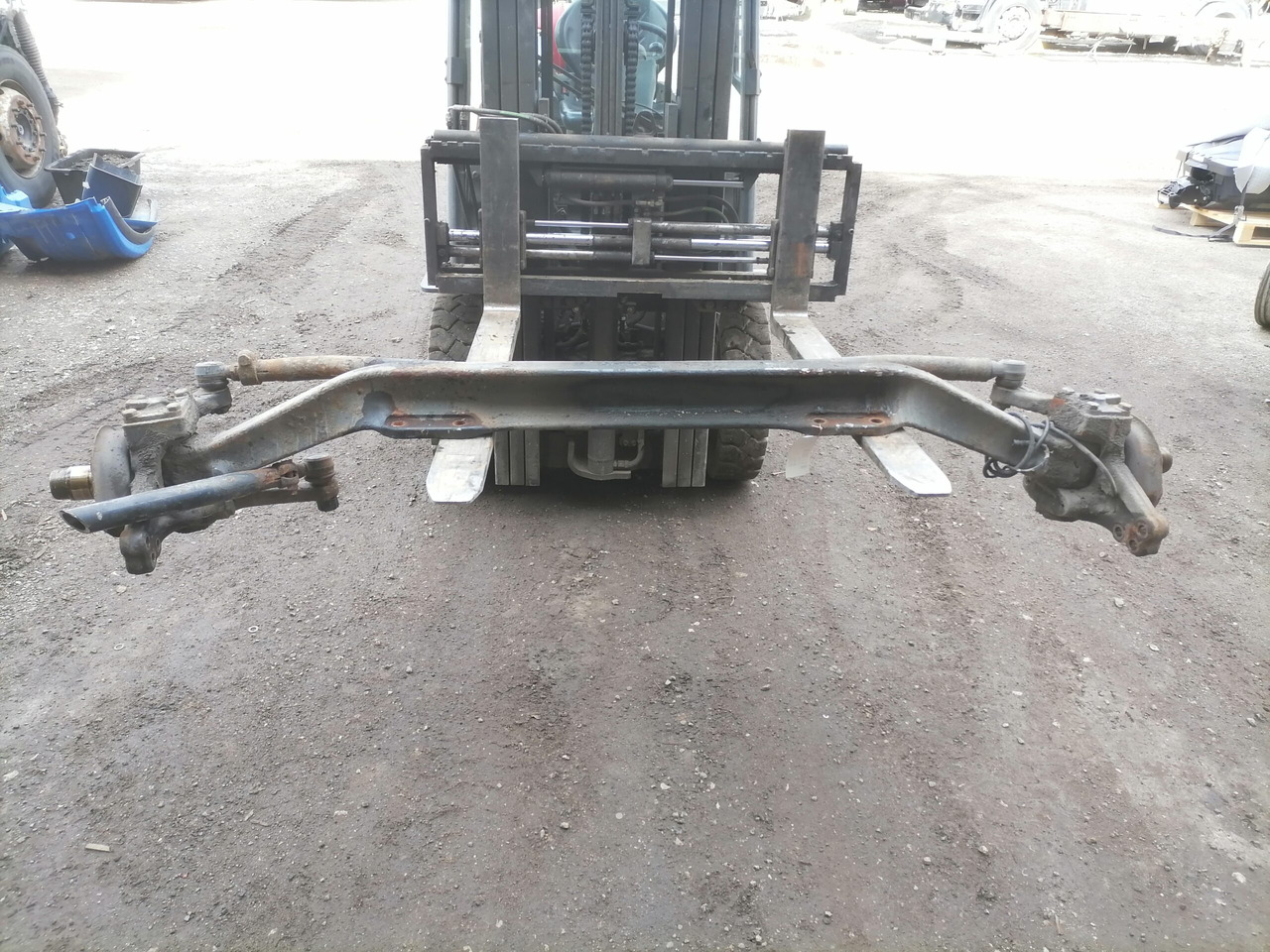 Scania Axel housing 1394399 - Prednja osovina za Kamion: slika 1 Scania Axel housing 1394399 - Prednja osovina za Kamion: slika 1