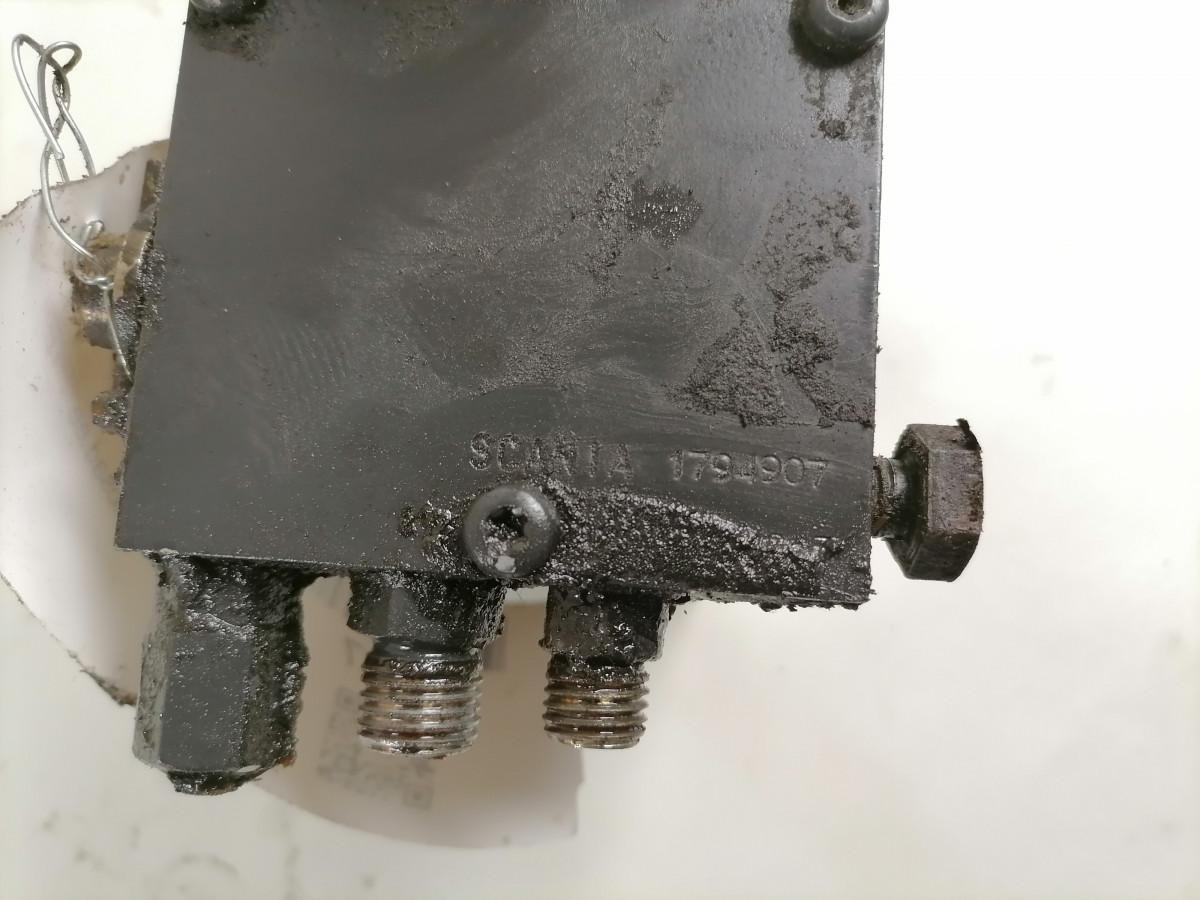 Scania Cab tilting pump 1794907 - Oslanjanje kabine za Kamion: slika 5 Scania Cab tilting pump 1794907 - Oslanjanje kabine za Kamion: slika 5