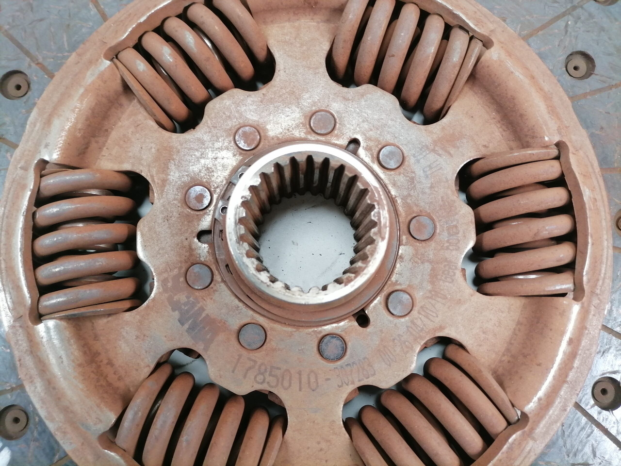 Scania Clutch disc 1785010 - Lamela kvačila za Kamion: slika 3 Scania Clutch disc 1785010 - Lamela kvačila za Kamion: slika 3